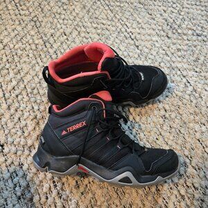 Adidas Gortex Terrex black Hiking Boot size 8 womens